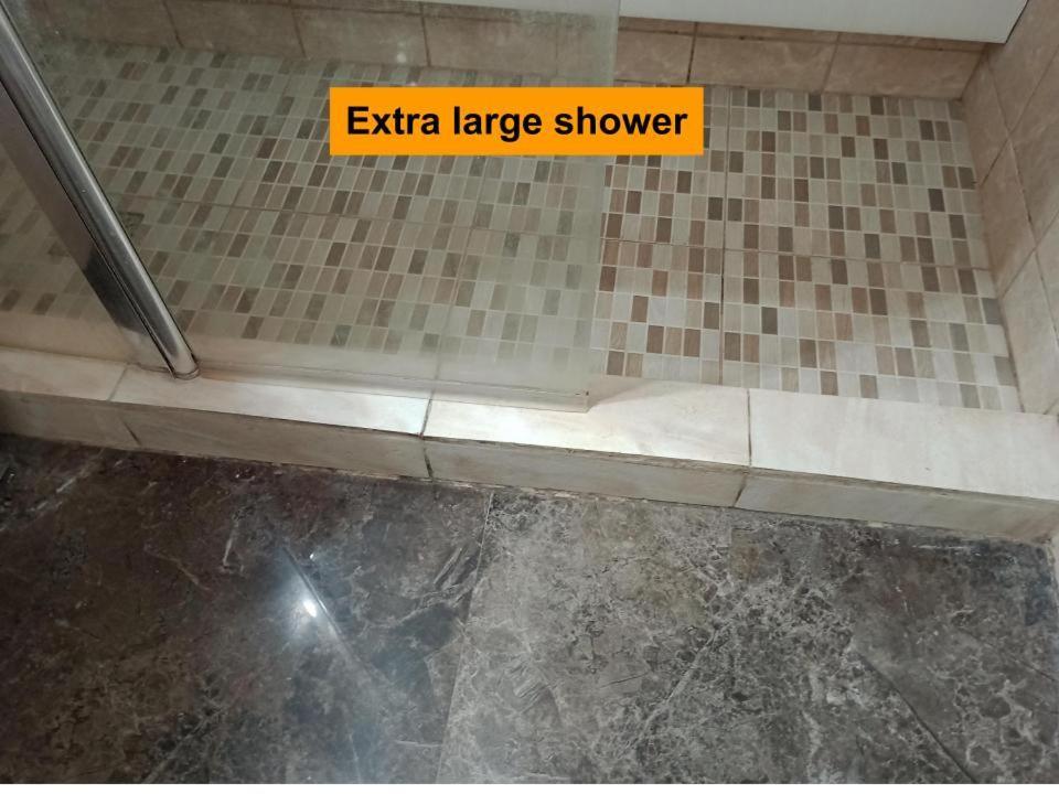 Hostel Florentin Camere Bai Comune Acces Bucatarie Cheap Rooms Smart Tv Netflix Constanta Kitchen And Laundry Machine Acces Fast Wifi ภายนอก รูปภาพ